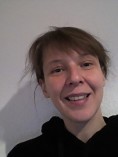 Svila Adam ist ausgebildete Kommunikationsdesignerin und arbeitet als Kulturvermittlerin an einem künstlerischen und kritischen Umgang mit digitalen Medien. © Svila Adam
